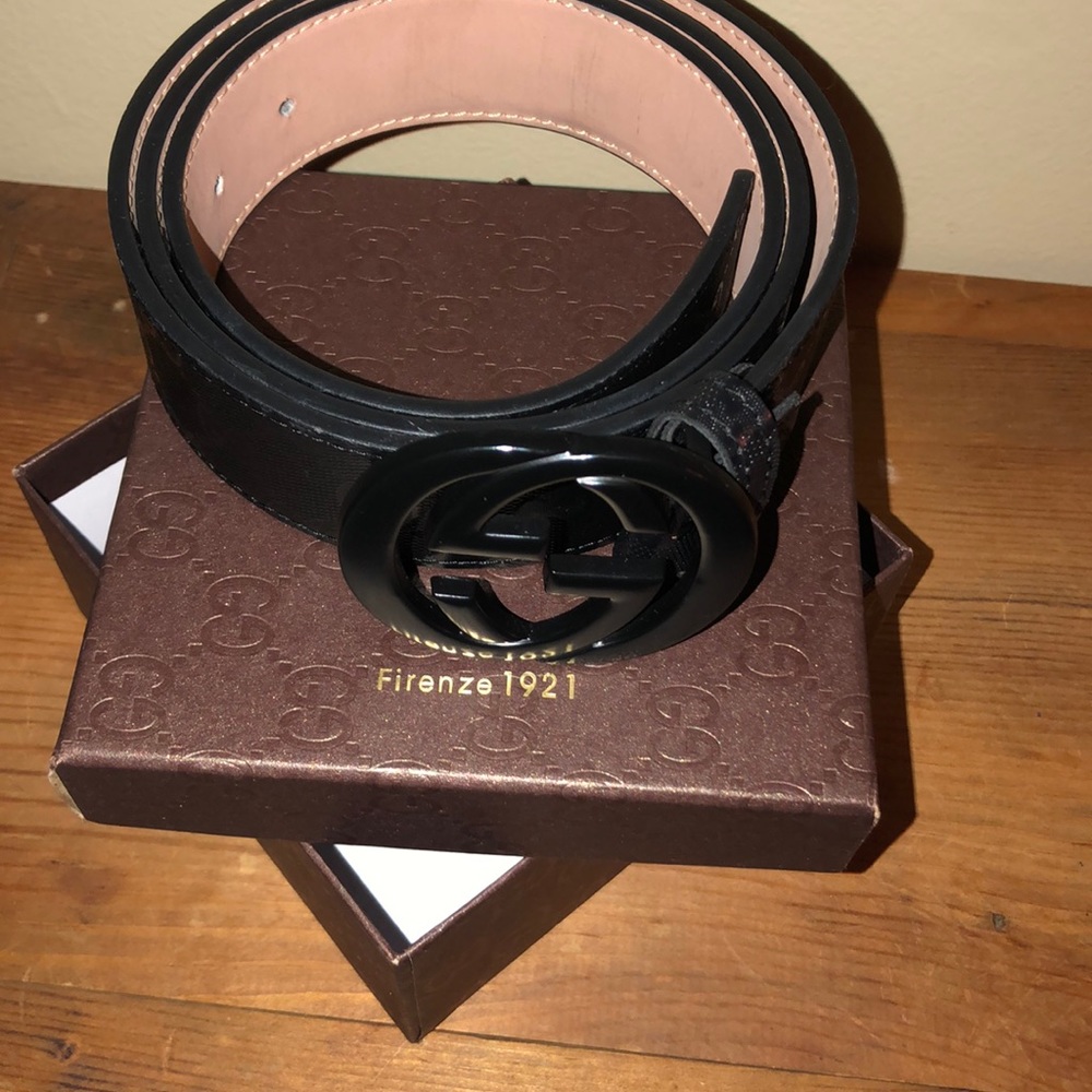 All black Gucci belt - Picture 2 of 2